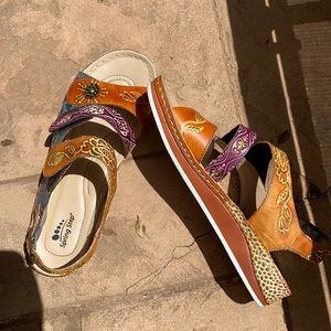 Leather Sandals, like new; size 40